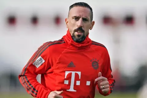 ريبيري: ساقي كانت على وشك البتر.. واستحقيت الكرة الذهبية في 2013